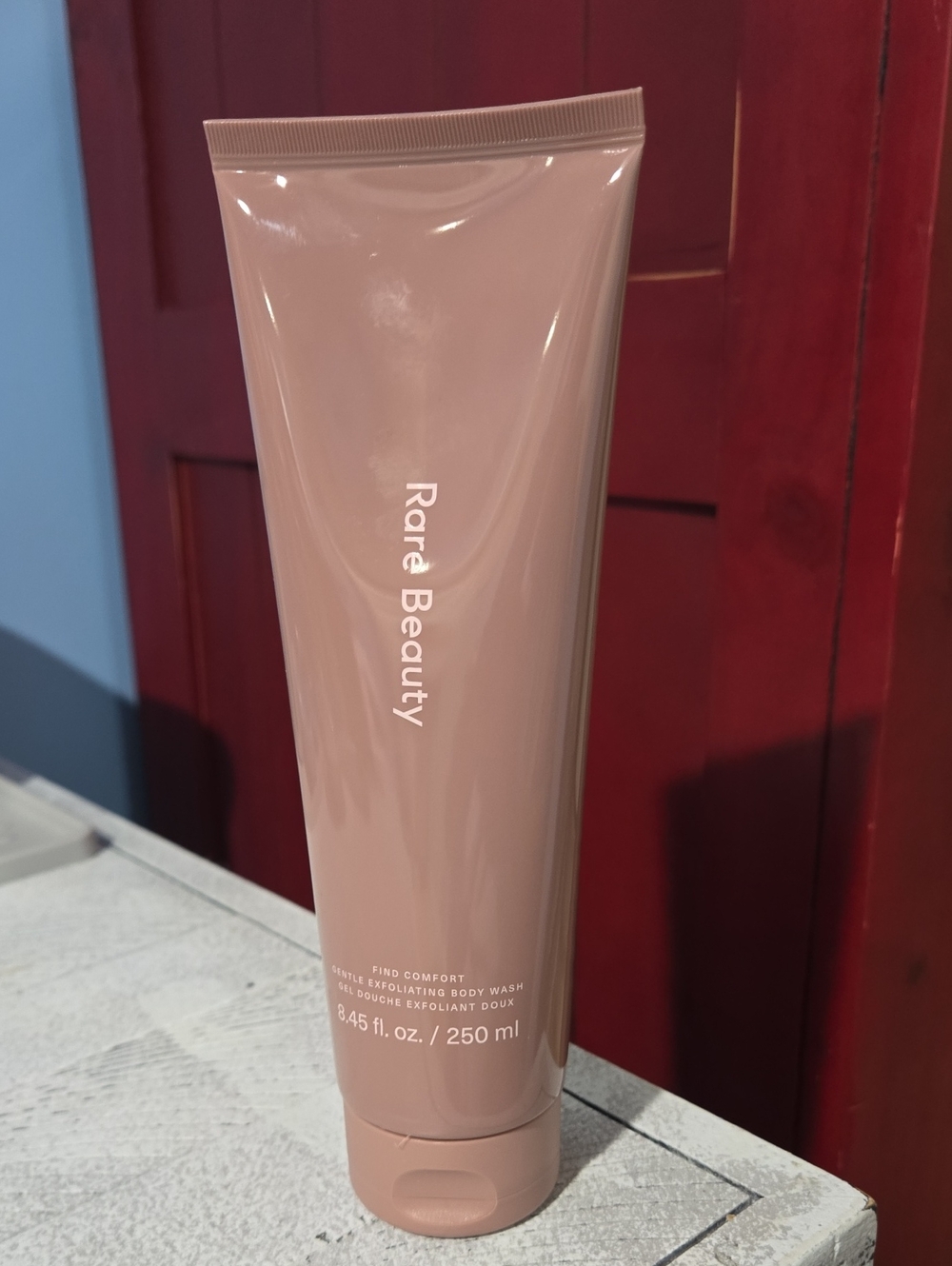Rare Beauty Exfoliating Body Wash - Blush Beige